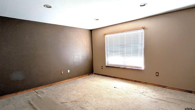 19725 CR 444, Lindale, TX 75771