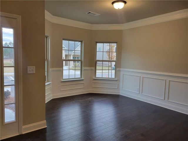 1066 Lakeview Oaks Court, Grayson, GA 30017