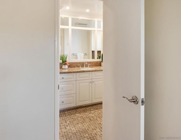 6359 Lambda Drive, San Diego, CA 92120