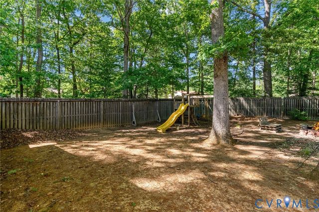 9404 Vantage Ct, Chesterfield, VA 23236