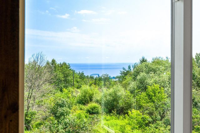 805 W 10th Street, Duluth, MN 55806