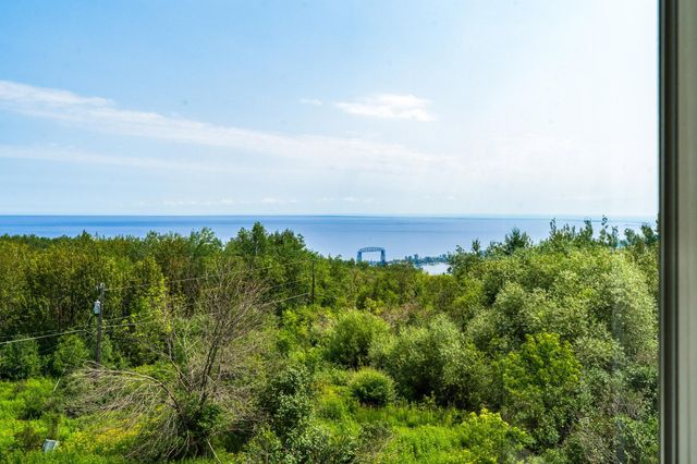 805 W 10th Street, Duluth, MN 55806