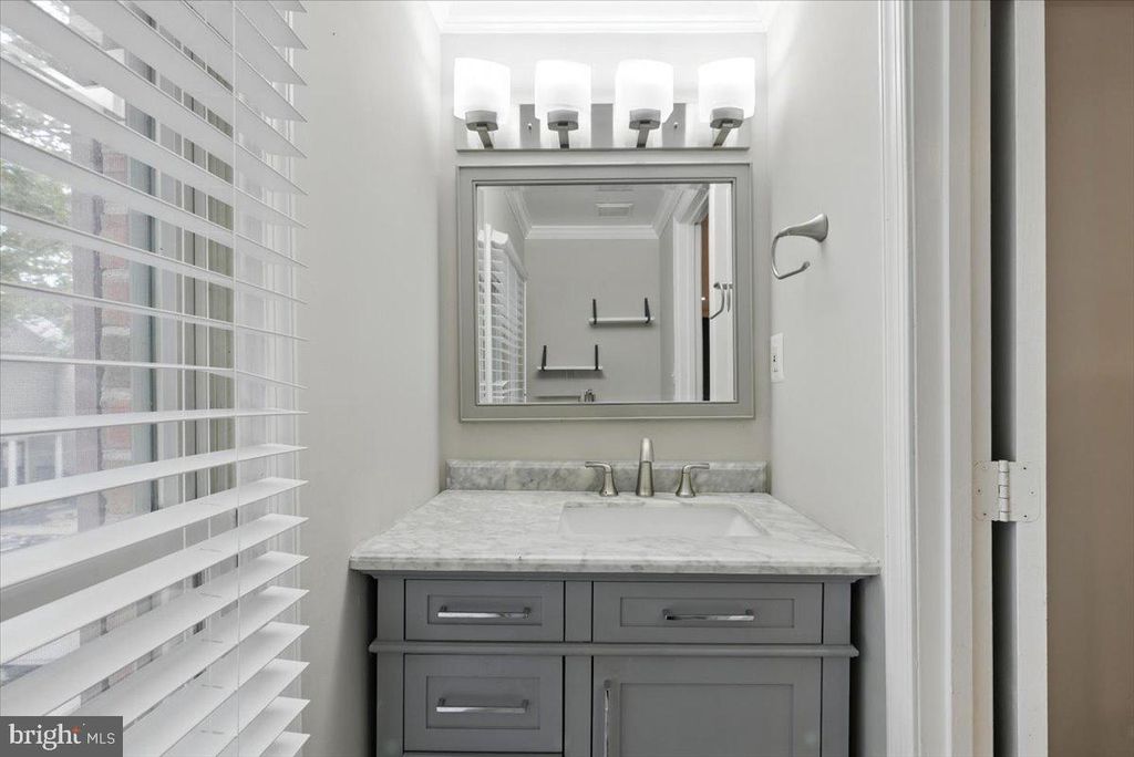 838 HR DR SE, Washington, DC 20032