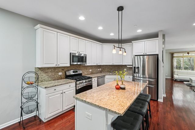 2125 Apple Hill Lane, Buffalo Grove, IL 60089