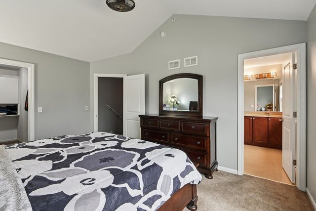 2125 Apple Hill Lane, Buffalo Grove, IL 60089