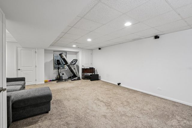 2125 Apple Hill Lane, Buffalo Grove, IL 60089