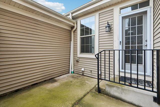 2125 Apple Hill Lane, Buffalo Grove, IL 60089