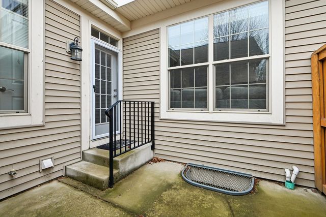 2125 Apple Hill Lane, Buffalo Grove, IL 60089