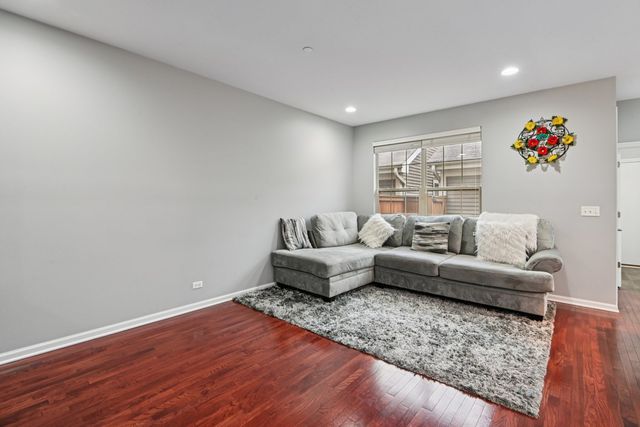 2125 Apple Hill Lane, Buffalo Grove, IL 60089