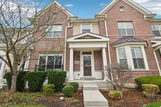 2125 Apple Hill Lane, Buffalo Grove, IL 60089