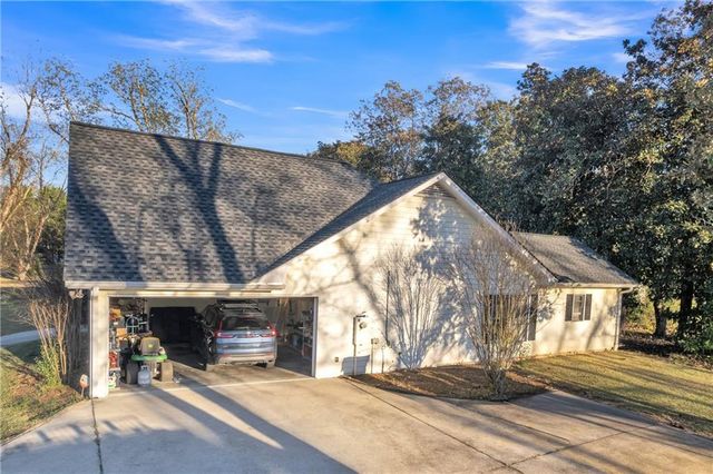 2524 E Mcintosh Road, Griffin, GA 30223