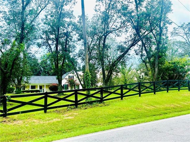 2524 E Mcintosh Road, Griffin, GA 30223