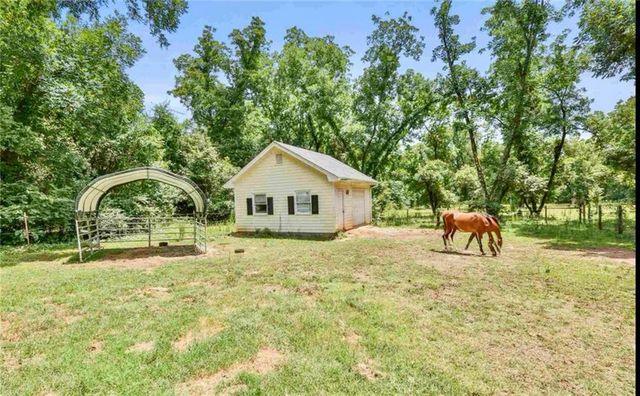 2524 E Mcintosh Road, Griffin, GA 30223