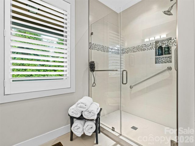 40 Overlook Road, Asheville, NC 28803
