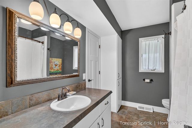 6375 Bauer Road, Hudsonville, MI 49426