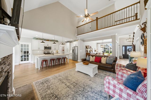 196 Zane Lane, Lenoir City, TN 37772