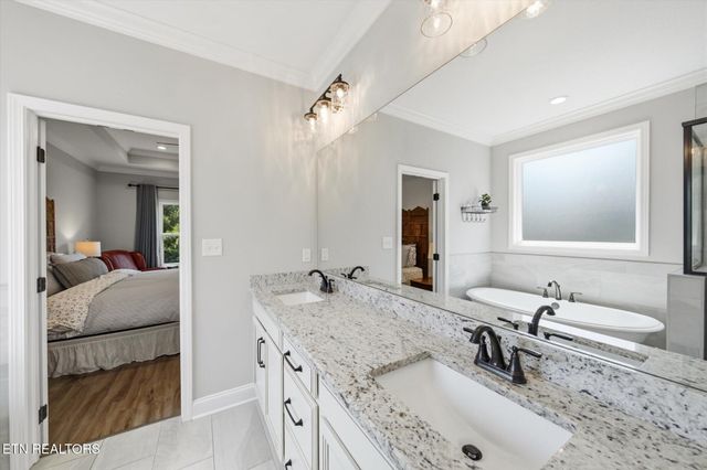 196 Zane Lane, Lenoir City, TN 37772