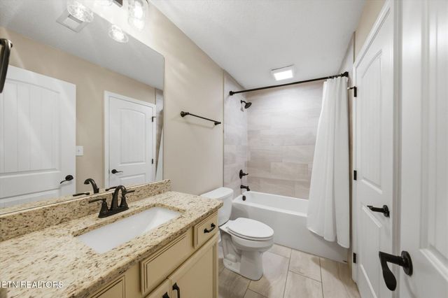 196 Zane Lane, Lenoir City, TN 37772