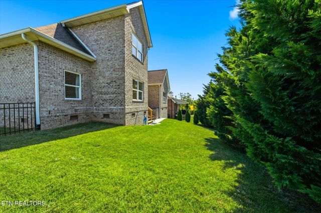 196 Zane Lane, Lenoir City, TN 37772
