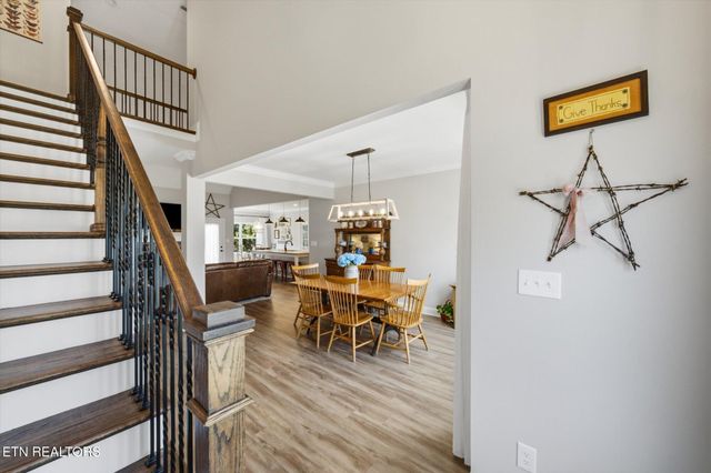 196 Zane Lane, Lenoir City, TN 37772