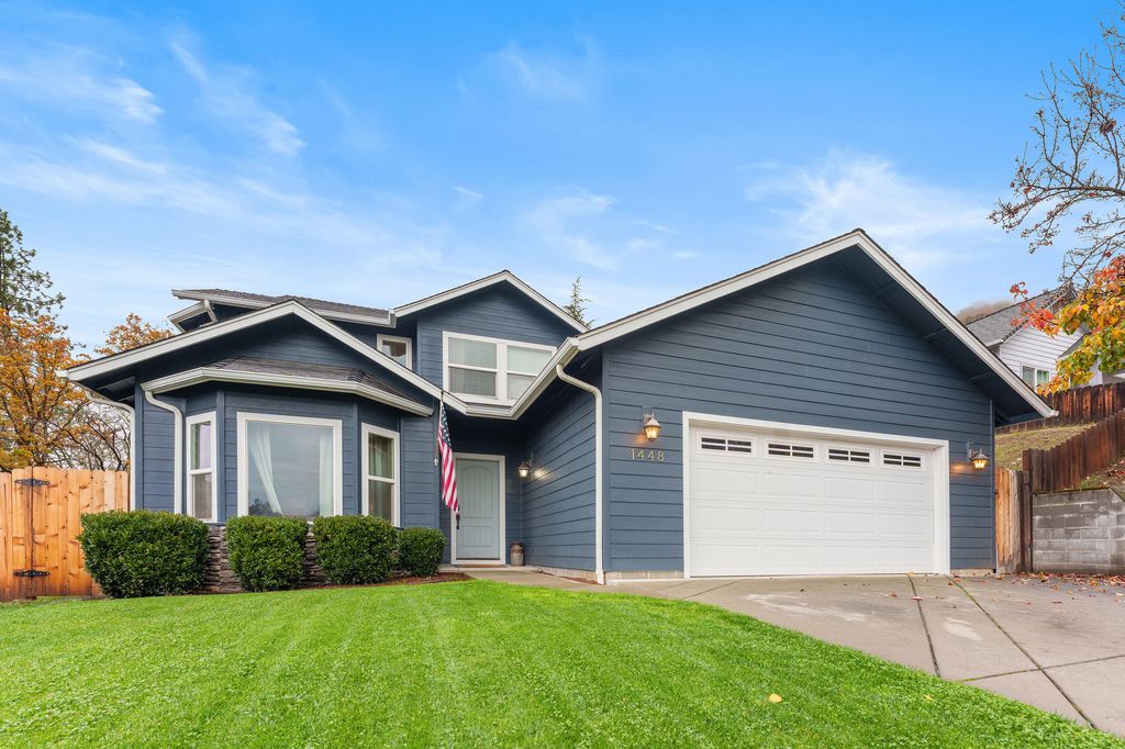 1448 NE Jennifer Way, Grants Pass, OR 97526