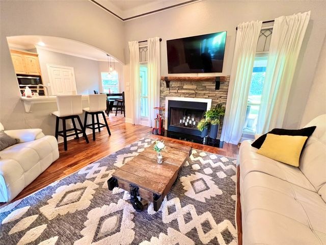 6714 Jay Road Road, Hitchcock, TX 77563