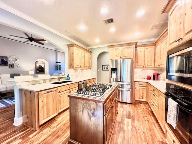 6714 Jay Road Road, Hitchcock, TX 77563