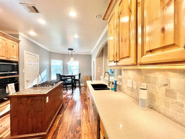 6714 Jay Road Road, Hitchcock, TX 77563