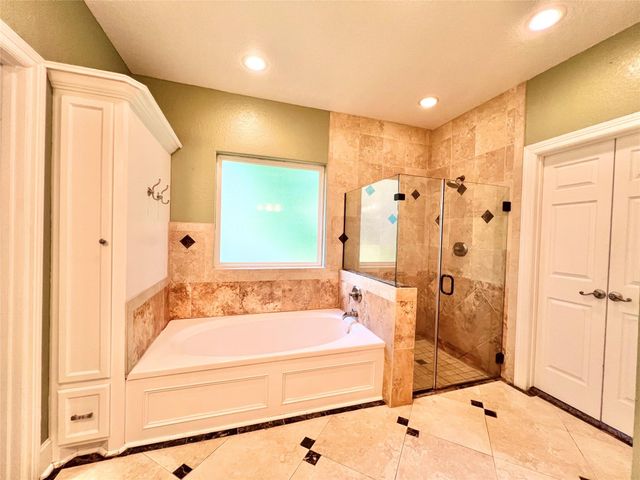 6714 Jay Road Road, Hitchcock, TX 77563