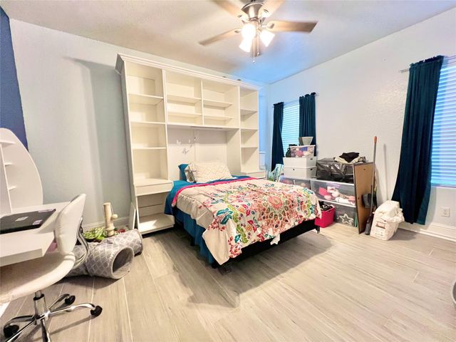 6714 Jay Road Road, Hitchcock, TX 77563