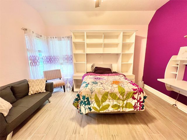 6714 Jay Road Road, Hitchcock, TX 77563