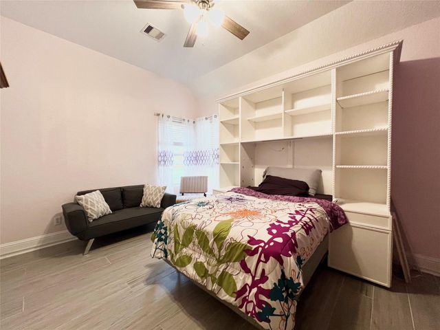 6714 Jay Road Road, Hitchcock, TX 77563