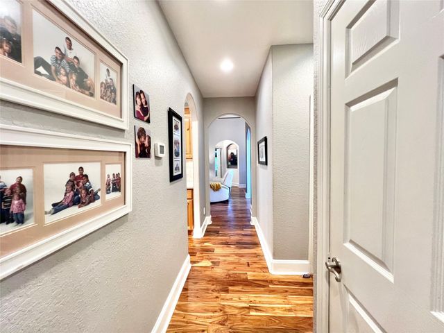 6714 Jay Road Road, Hitchcock, TX 77563