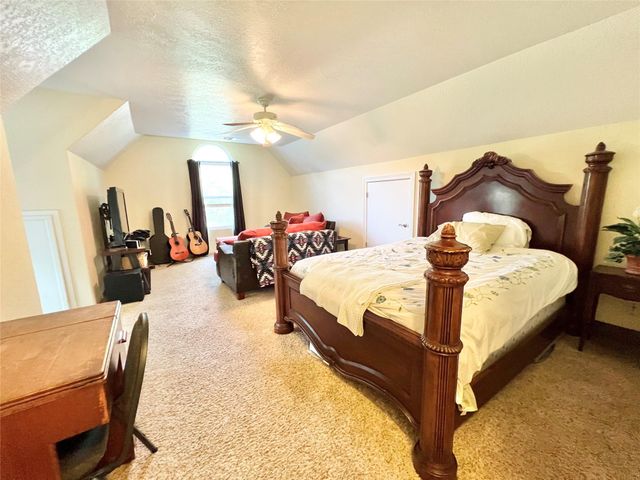 6714 Jay Road Road, Hitchcock, TX 77563