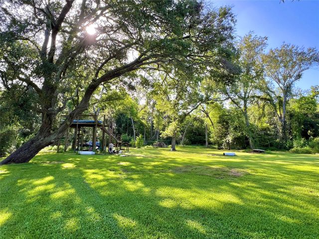 6714 Jay Road Road, Hitchcock, TX 77563