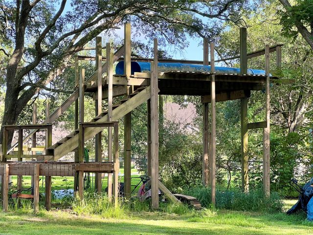 6714 Jay Road Road, Hitchcock, TX 77563