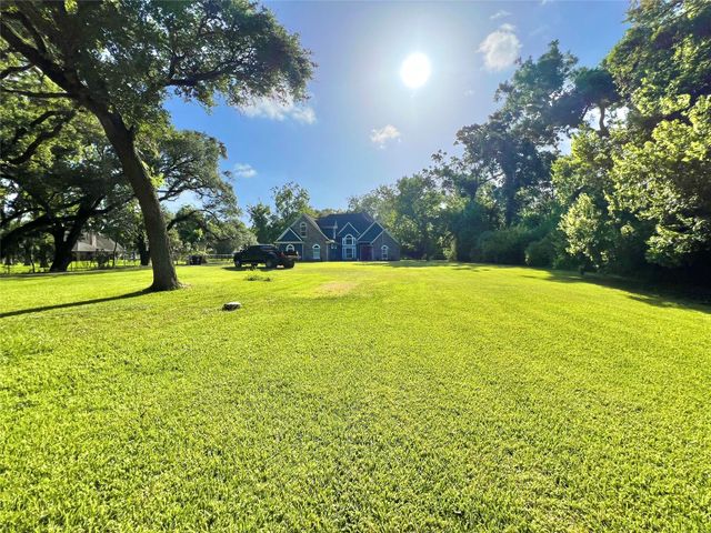 6714 Jay Road Road, Hitchcock, TX 77563