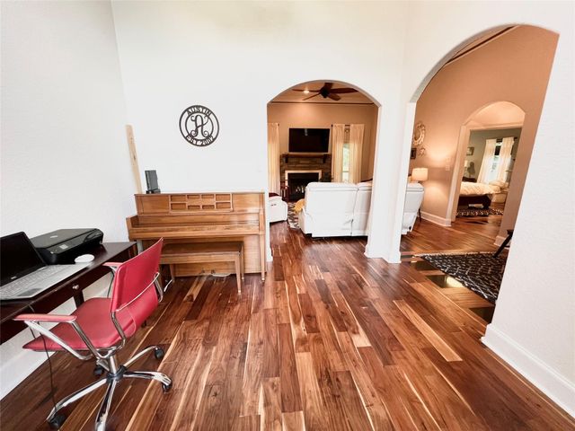 6714 Jay Road Road, Hitchcock, TX 77563