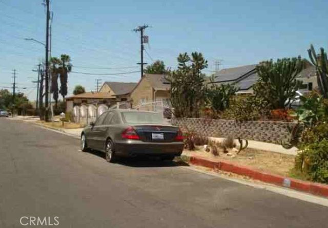 12157 Lull, Los Angeles, CA 91605