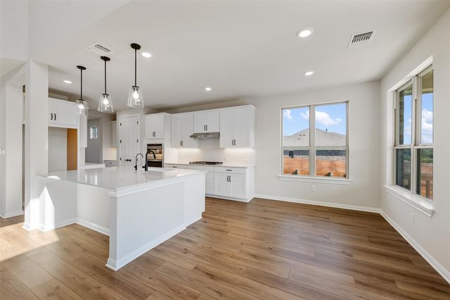 208 Possumhaw LN, San Marcos, TX 78666