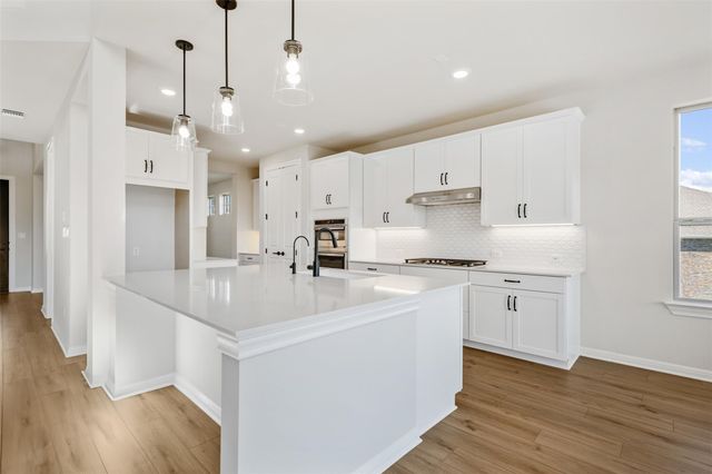 208 Possumhaw LN, San Marcos, TX 78666