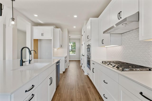 208 Possumhaw LN, San Marcos, TX 78666