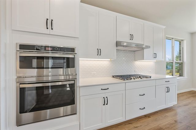 208 Possumhaw LN, San Marcos, TX 78666