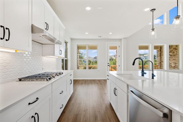 208 Possumhaw LN, San Marcos, TX 78666