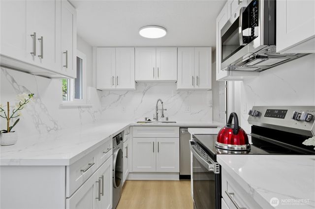 5720 37th Avenue S, Seattle, WA 98118