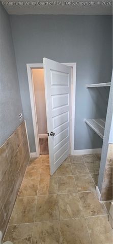 811 13th Street, Huntington, WV 25701