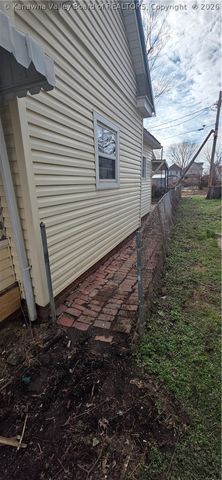 811 13th Street, Huntington, WV 25701