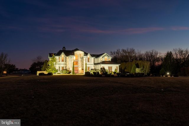 4491 E CHESTNUT AVE, Vineland, NJ 08361