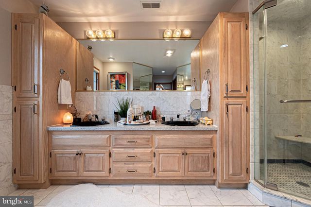 4491 E CHESTNUT AVE, Vineland, NJ 08361