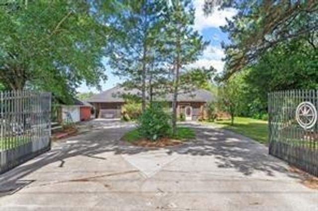 21719 Mueschke Road, Tomball, TX 77377